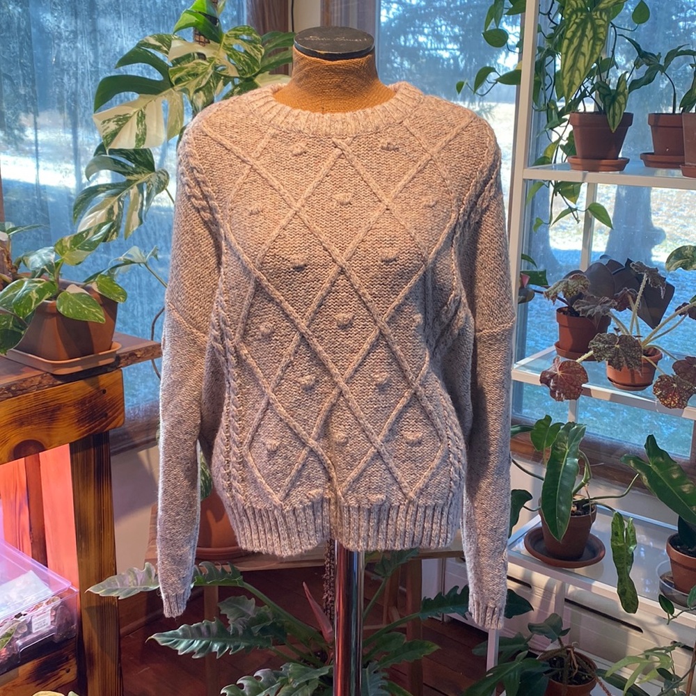 Multicolor cable knit